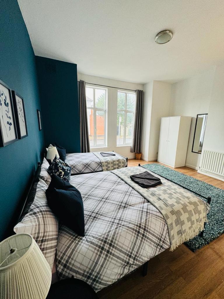 Jubilee Rooms 15 Minutes Central Лондон Екстериор снимка