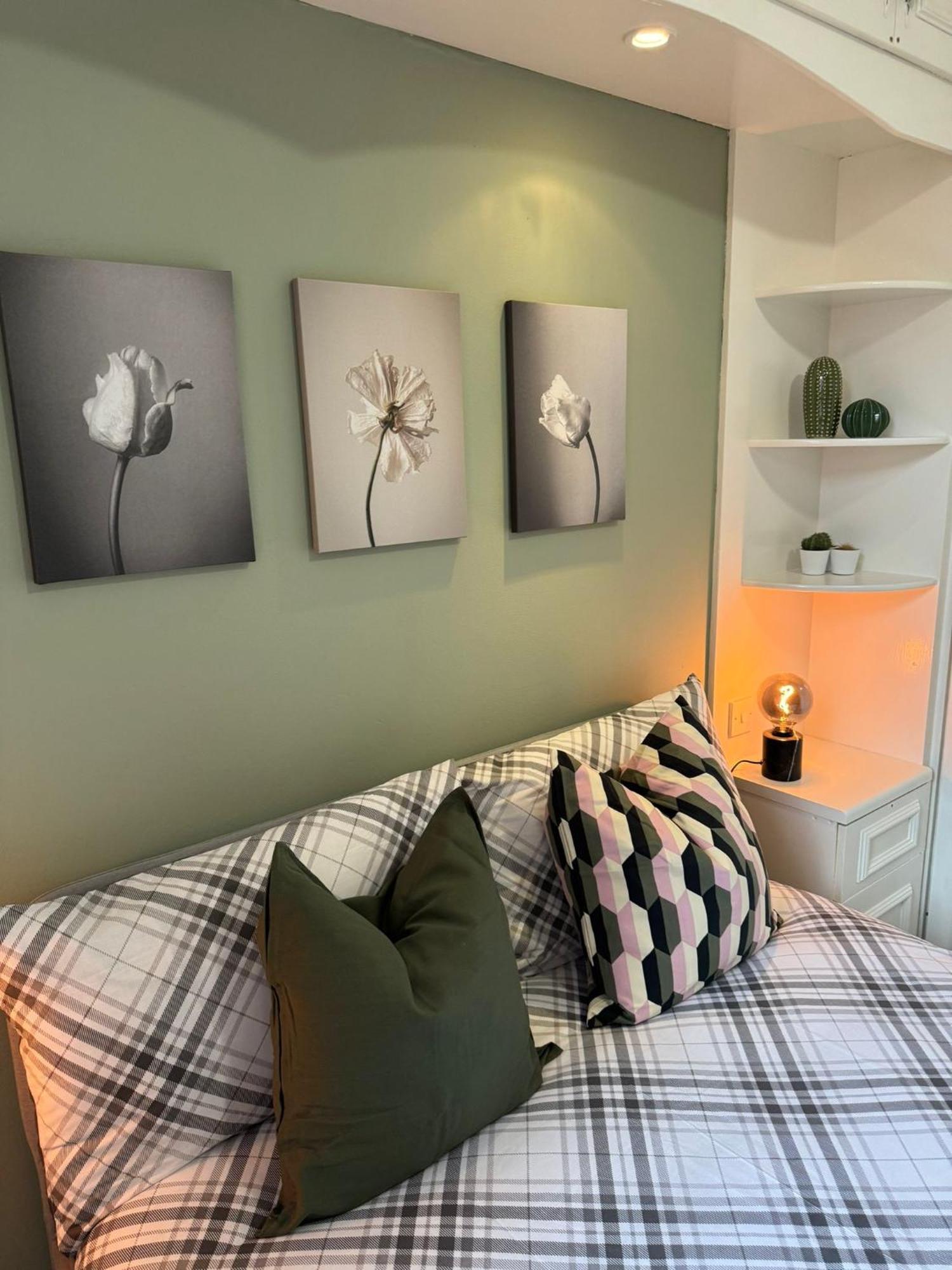 Jubilee Rooms 15 Minutes Central Лондон Екстериор снимка