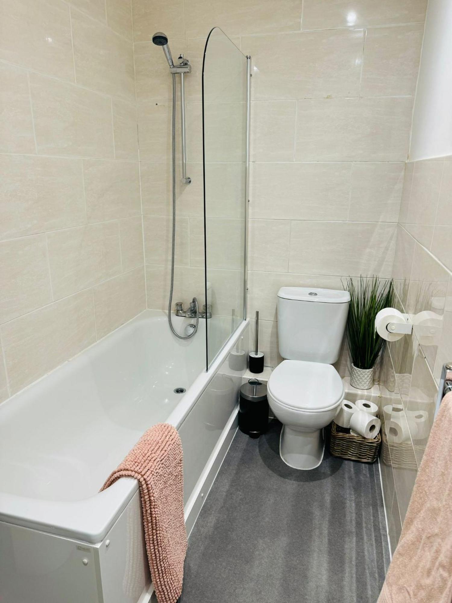 Jubilee Rooms 15 Minutes Central Лондон Екстериор снимка